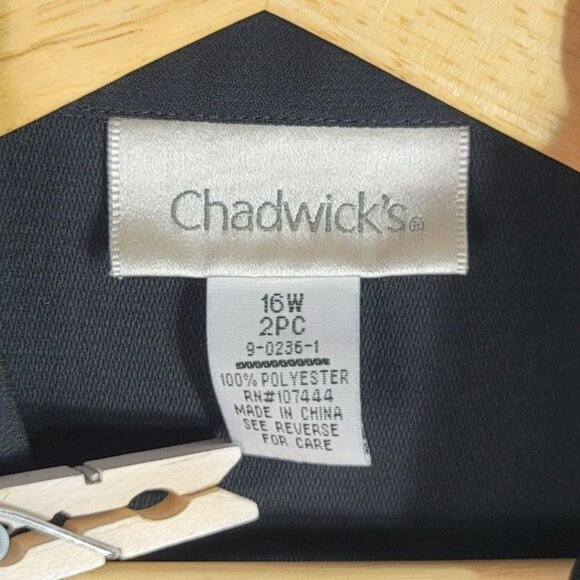 Chadwick's Two-Piece Set Black 16W Sleeveless Button Top Shorts Pull On Pleated - Picture 6 of 11